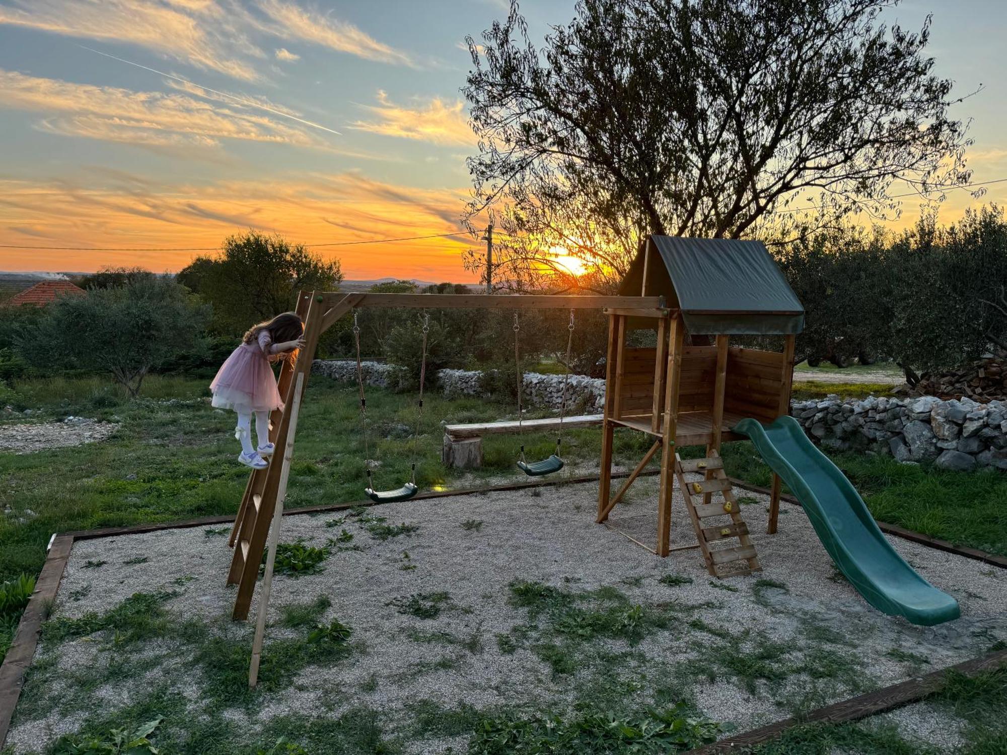 Relax And Unwind: Family-Friendly House Near Zadar In Zagrad Villa Buitenkant foto